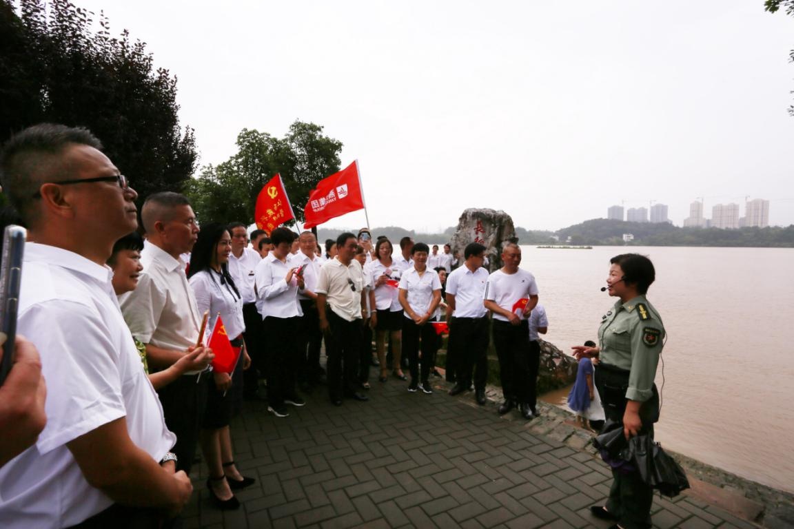 图片4.jpg 图片4.jpg